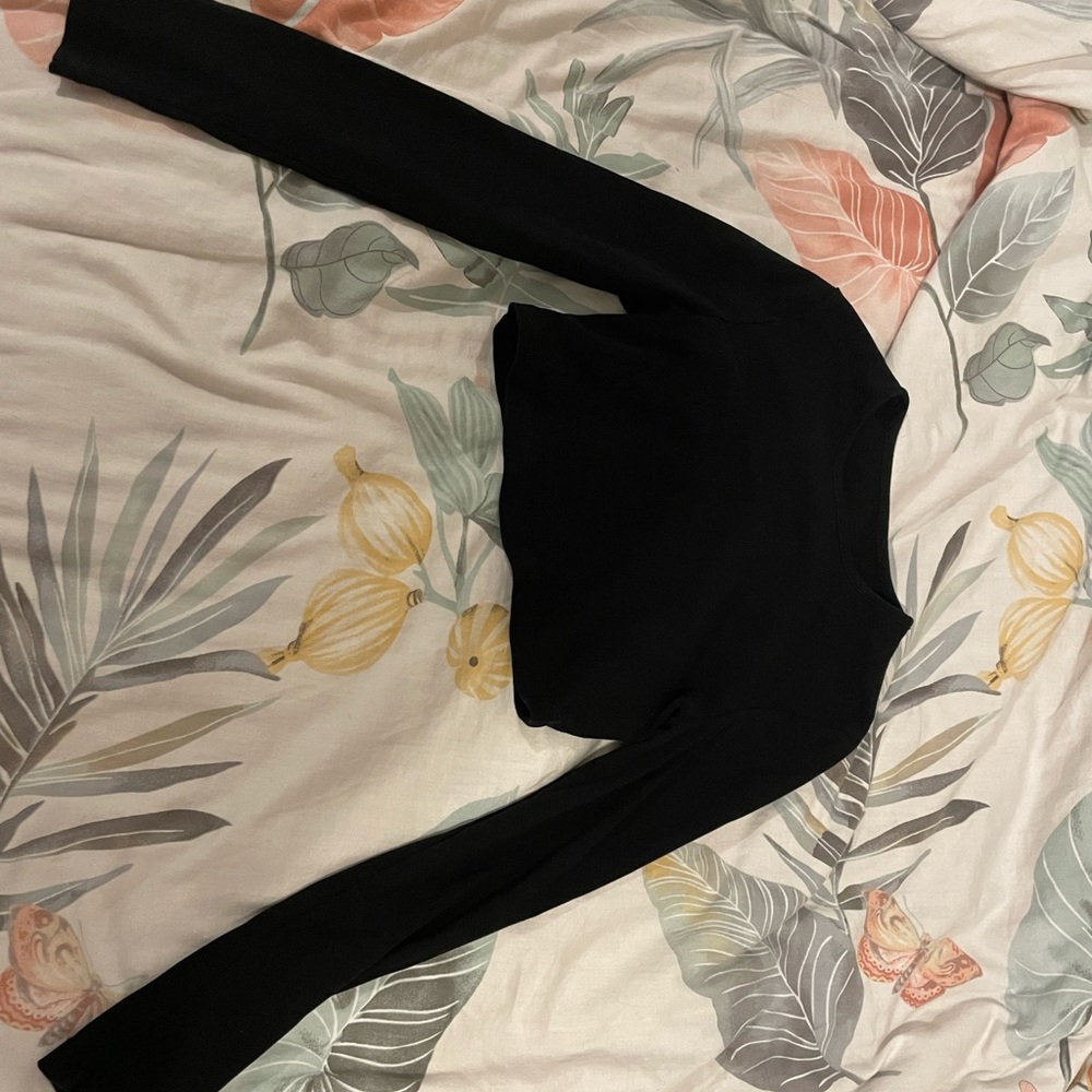 Black crop top